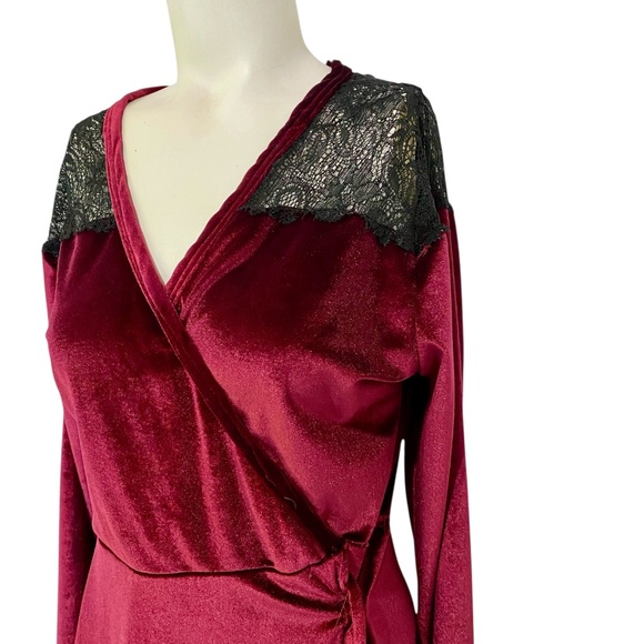 Angie Velvet Wrap Dress with Lace Detail – Burgundy, Size L - Picture 3 of 6